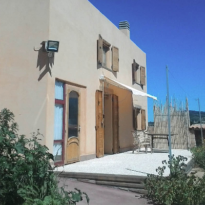 Casa del Colono Uras