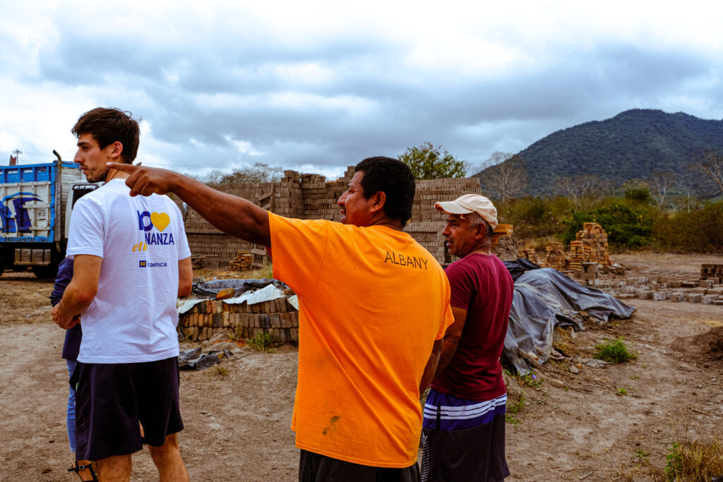 Ecuador, reportage fotografico 'Buenvivir' di Emanuele Rippa e Adela Zotaj, microfinanza etica in viaggio con Cresud, 2022