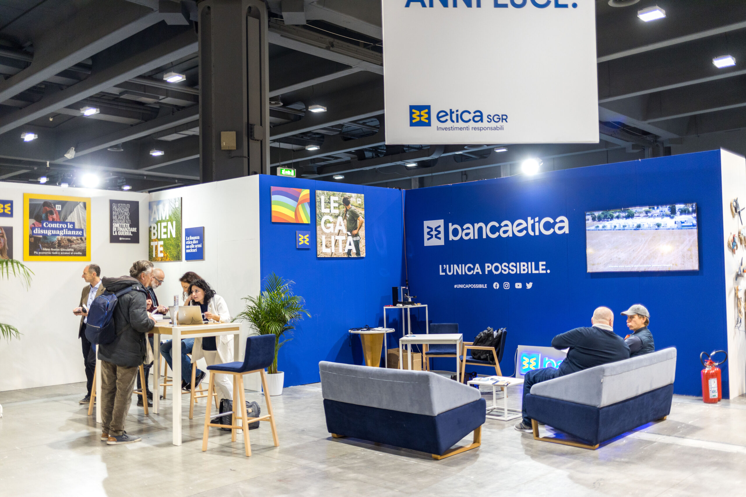 Stand di Banca Etica a Fa la cosa GIusta