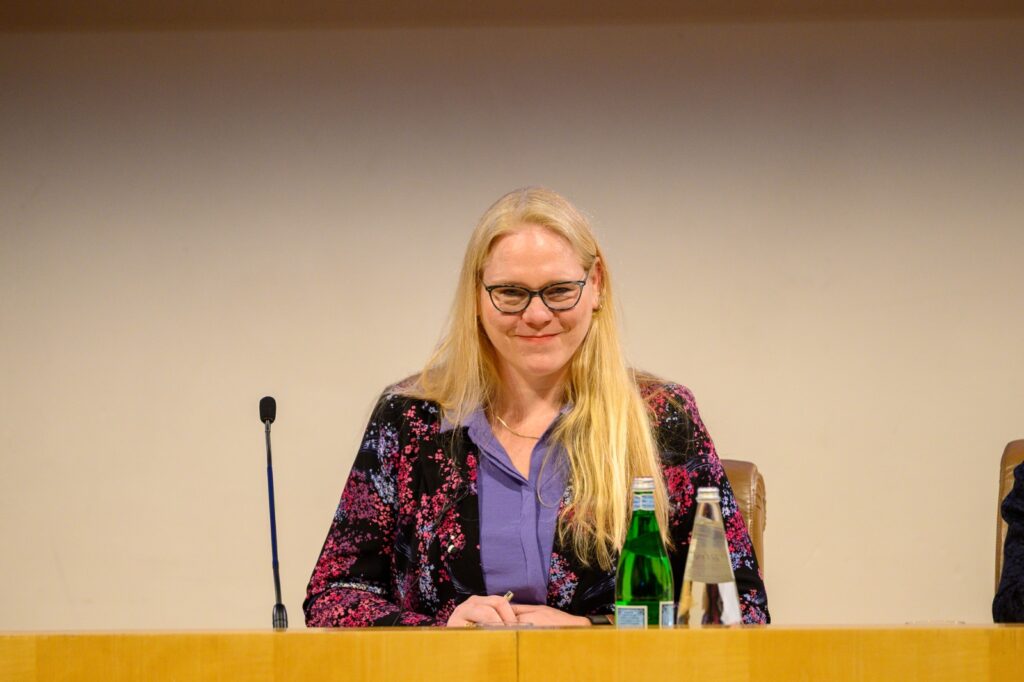 Susi Snyder al convegno “La pace come diritto umano della persona e dei popoli”.
