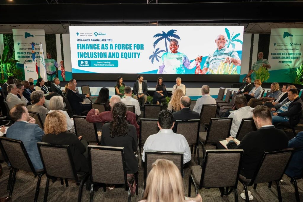 Banca Etica all'assemblea generale GABV a Santo Domingo.