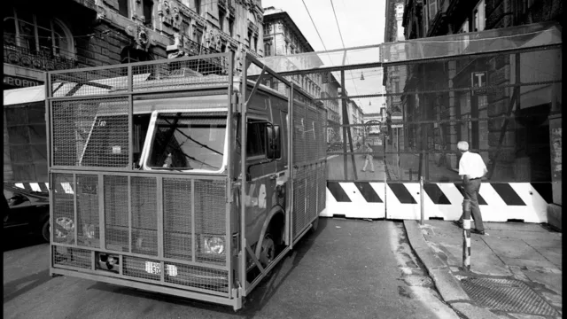 Genova_G8,_le_grate_della_Zona_Rossa - credit to Michele Ferraris, CC BY-SA 4.0 from wikimedia Commons - small