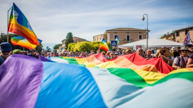 Persone alla marcia Perugia Assisi 2026